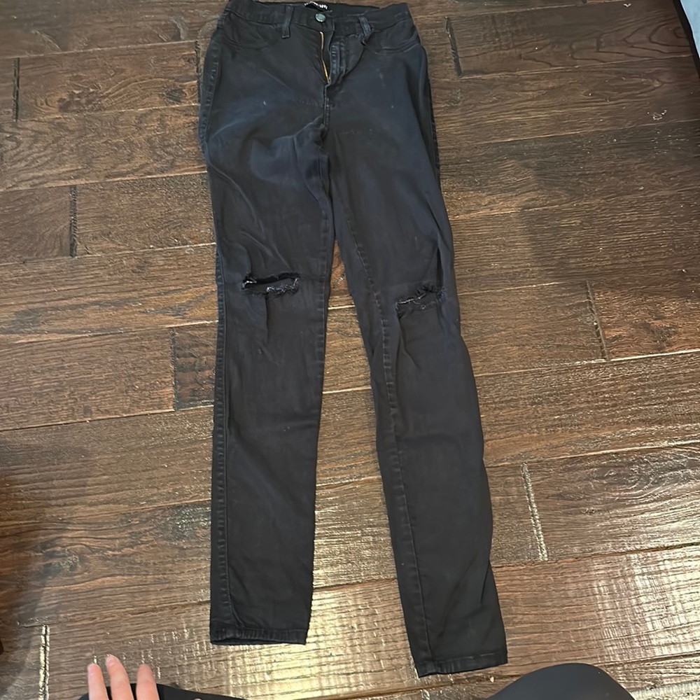 Fashion nova black ripped knee jegging